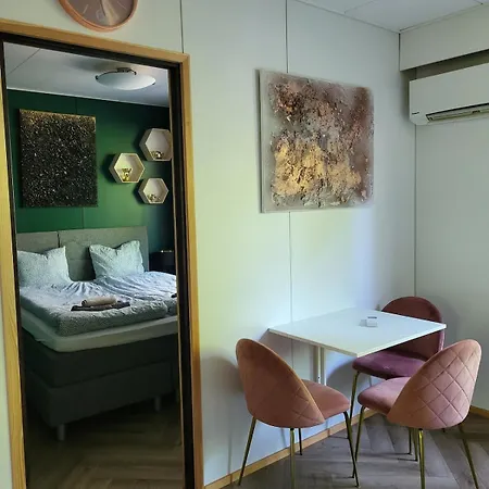 Golden Apartment- Parking, Wifi And Sauna *